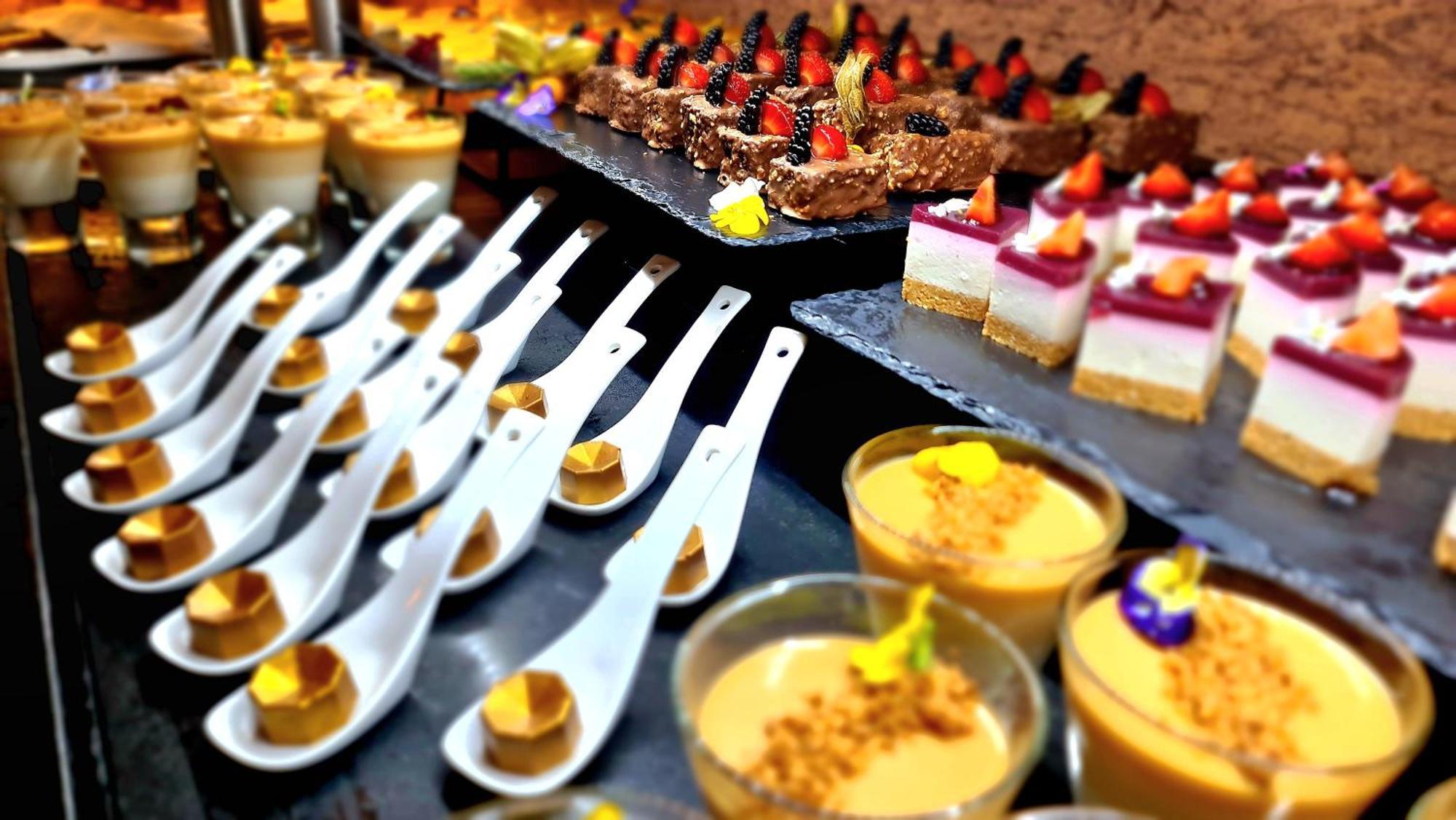 Monchique Resort - Activities Included Extérieur photo A selection of desserts
