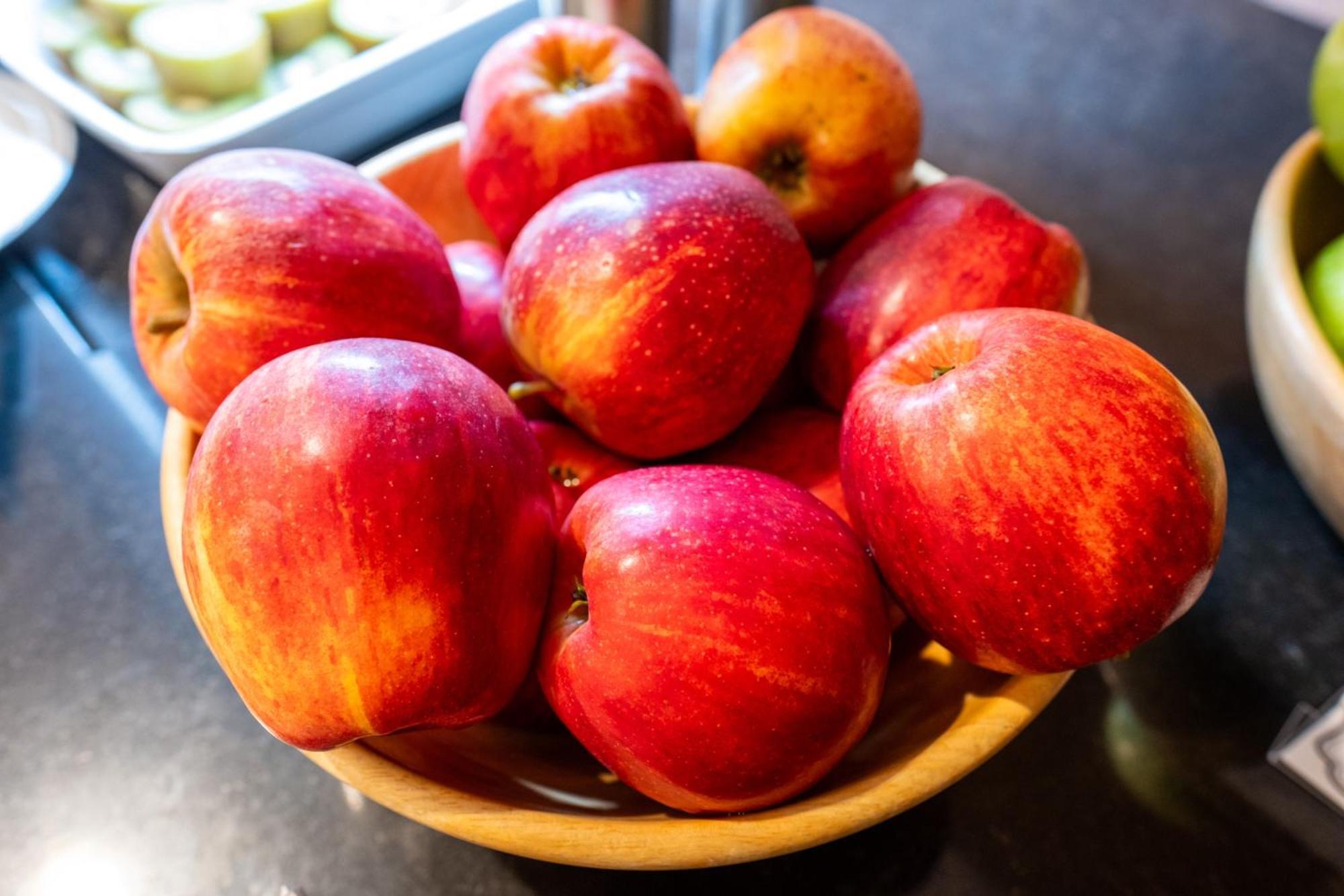 Monchique Resort - Activities Included Extérieur photo Honeycrisp apples